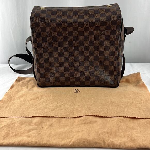 LOUIS VUITTON Damier Ebene Naviglio Messenger Bag - Picture 13 of 14